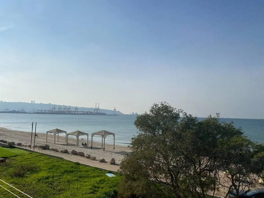 Cozy Apartment On The Beach 하이파